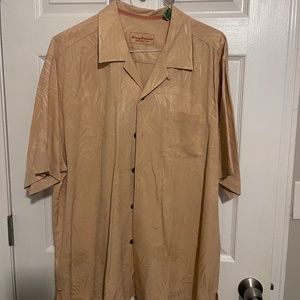 Peach leaf print button up